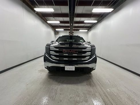 Certified 2025 GMC Sierra 1500 SLE w/ Preferred Package image 3