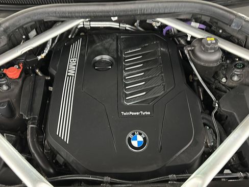 Used 2022 BMW X7 xDrive40i w/ Executive Package AWD/4WD image 32