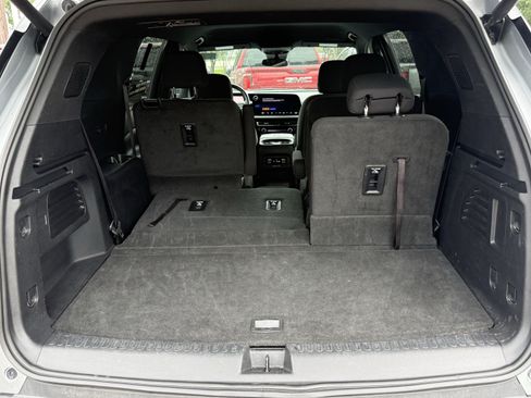 Used 2024 Chevrolet Traverse LT FWD image 31