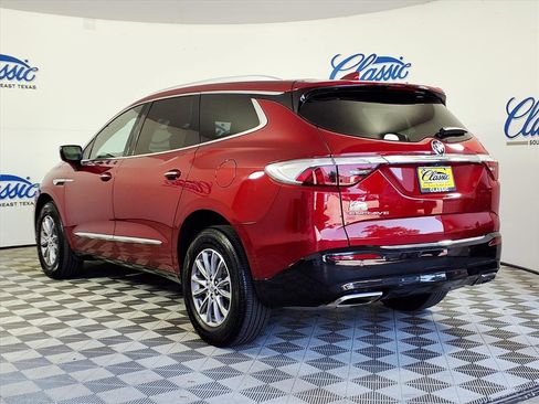 Used 2024 Buick Enclave Premium image 2