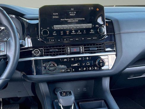 Certified 2024 Nissan Pathfinder SL w/ SL Premium Package AWD/4WD image 8