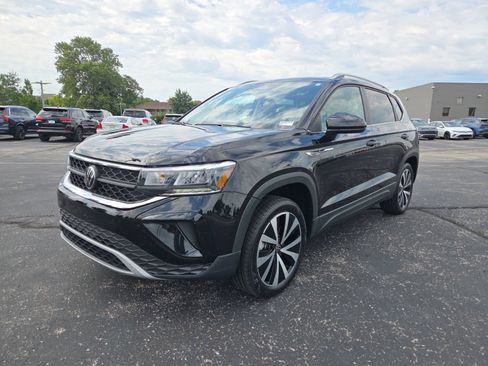Certified 2023 Volkswagen Taos SE FWD image 12