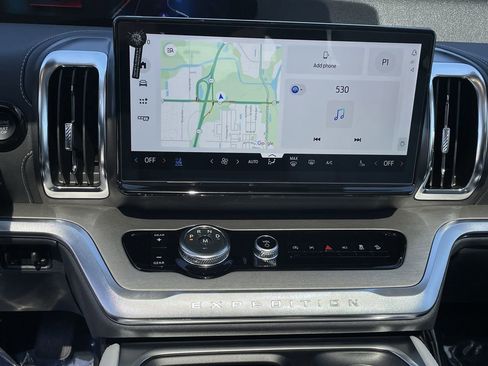 New 2026 Ford Expedition Platinum image 25