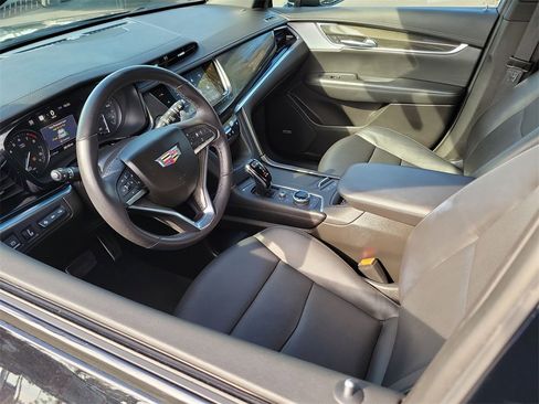 Certified 2023 Cadillac XT6 Sport w/ Technology Package image 10