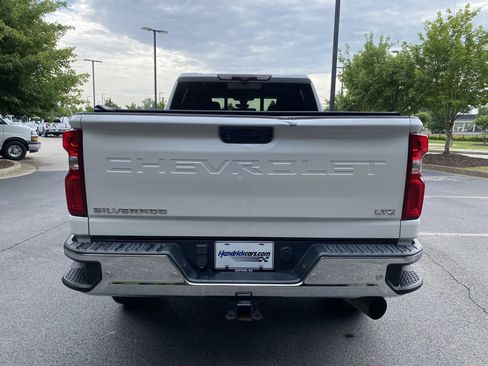 Used 2022 Chevrolet Silverado 2500 LTZ w/ LTZ Premium Package AWD/4WD image 8