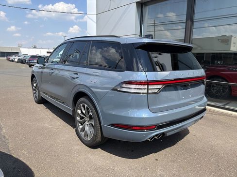 New 2026 Lincoln Aviator AWD image 2