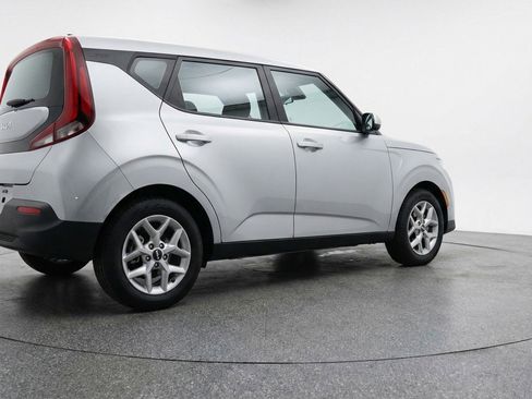 Used 2025 Kia Soul LX w/ LX Technology Package image 9