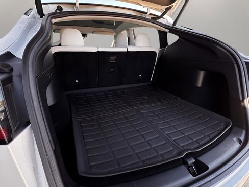 Used 2021 Tesla Model Y Long Range image 25