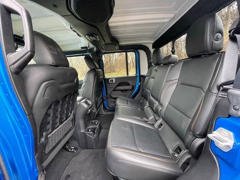 Used 2022 Jeep Gladiator Mojave w/ Cold Weather Group AWD/4WD image 23
