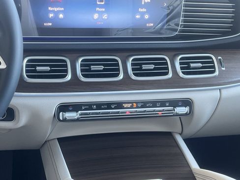 Certified 2025 Mercedes-Benz GLE 450e 4MATIC image 33