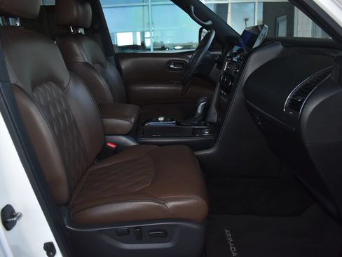 Used 2023 Nissan Armada Platinum w/ Captain's Chairs Package RWD image 5