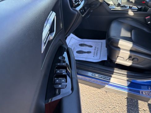 Used 2023 Kia Sportage EX image 12