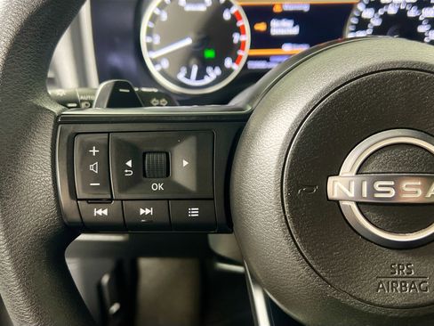 Used 2024 Nissan Rogue S FWD image 18