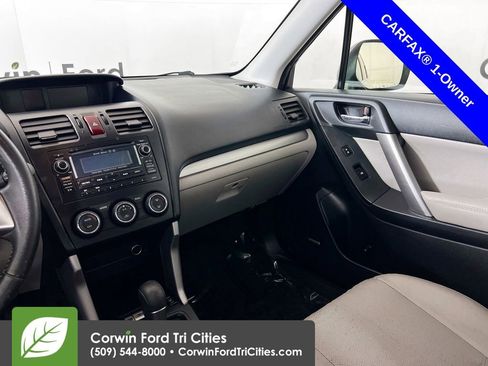 Used 2015 Subaru Forester 2.5i Touring AWD/4WD image 28