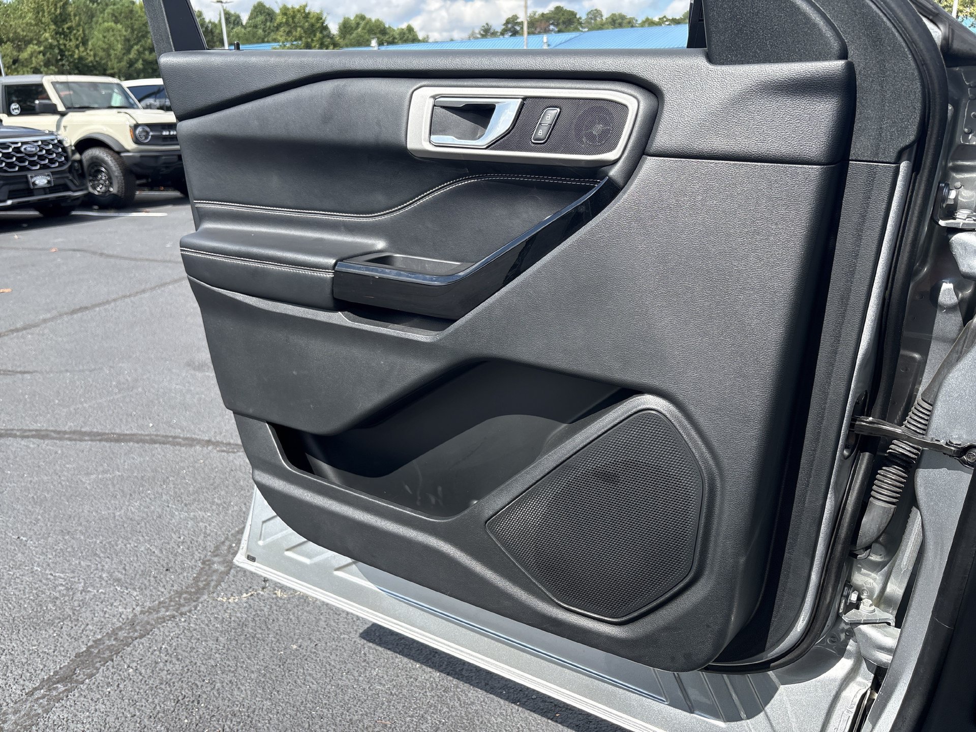 Certified 2022 Ford Explorer ST AWD/4WD image 14