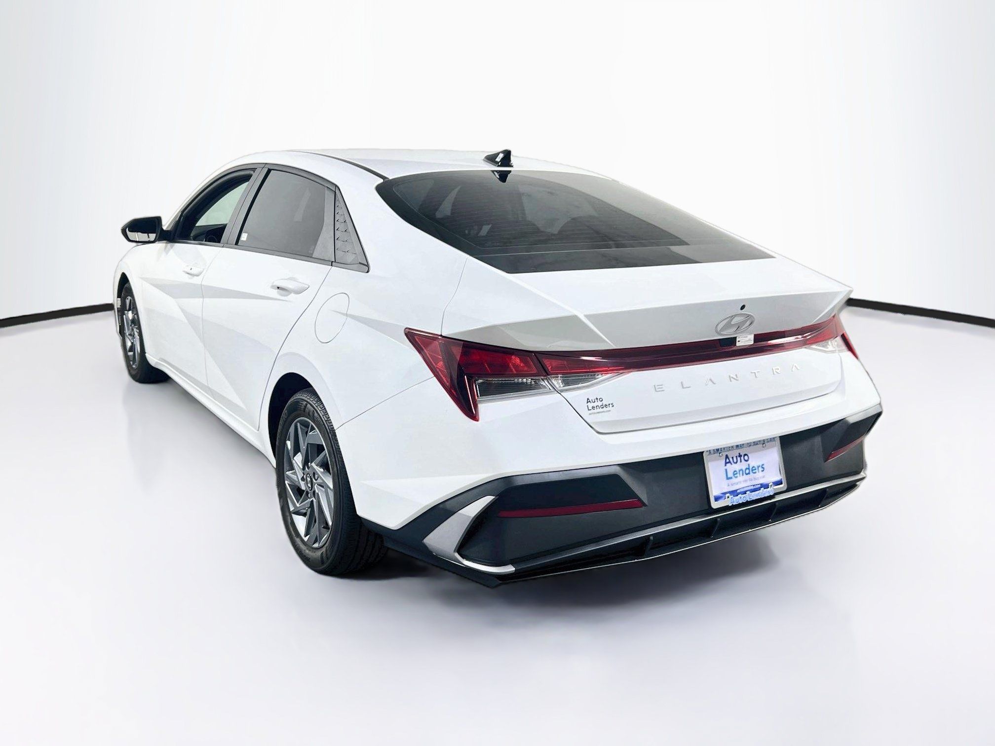 Used 2024 Hyundai Elantra SEL FWD image 7