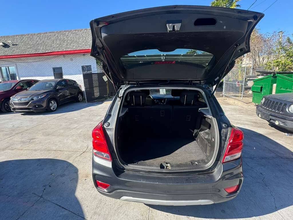 Used 2017 Chevrolet Trax LT FWD image 6