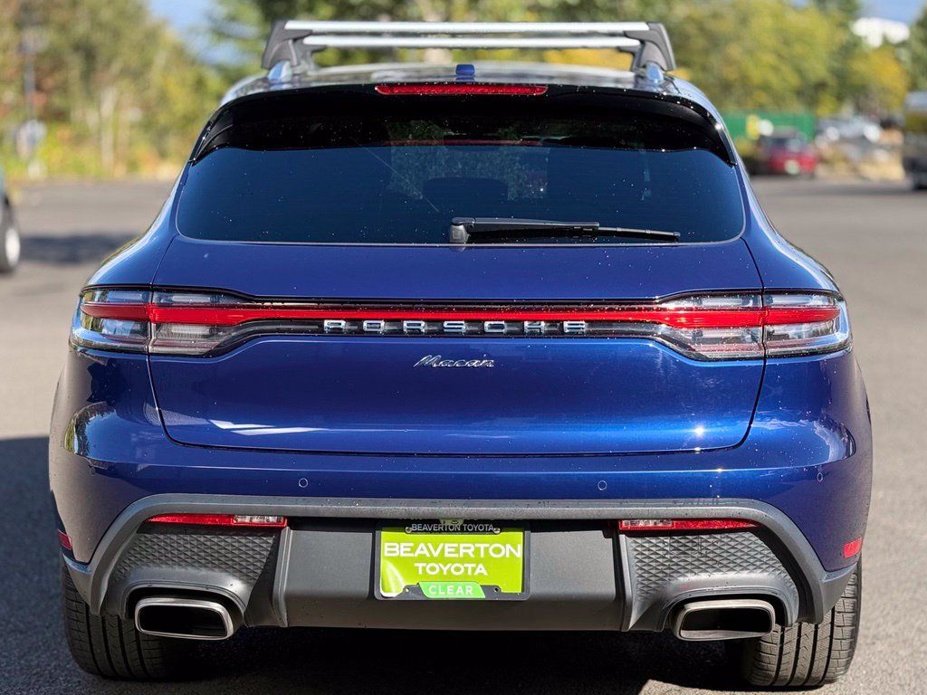 Used 2022 Porsche Macan AWD/4WD image 4