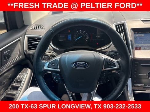Used 2016 Ford Edge Titanium FWD image 16