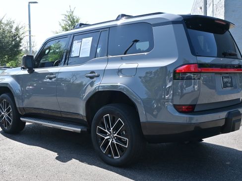 Used 2025 Lexus GX 550 w/ Accessory Package (Z1) AWD/4WD image 7