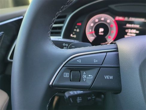 Used 2025 Audi Q8 Premium Plus image 26