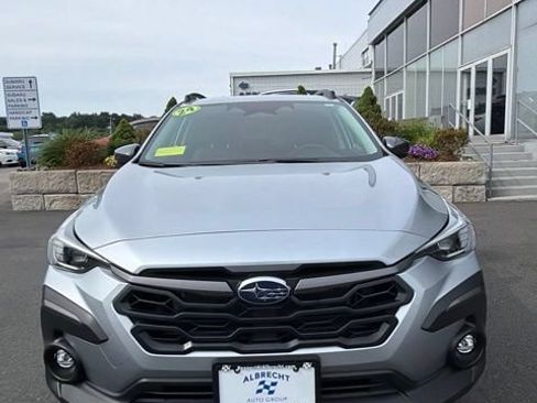Used 2024 Subaru Crosstrek 2.5i Limited AWD/4WD image 2