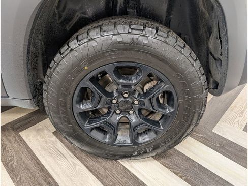 Used 2022 Jeep Cherokee Trailhawk AWD/4WD image 21