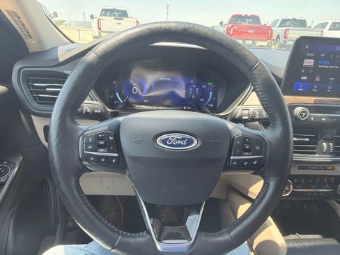 Used 2020 Ford Escape Titanium w/ Titanium Premium Package 2.0 FWD image 14