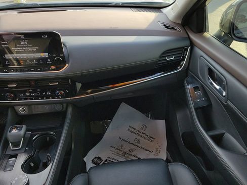 Used 2023 Nissan Rogue SL w/ SL Premium Package image 20