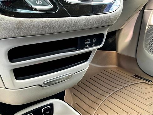 Used 2019 Chrysler Pacifica Limited image 31