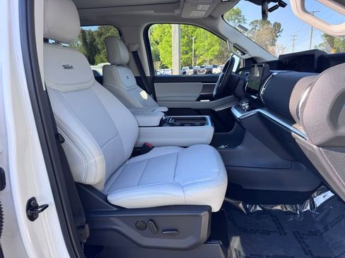 Used 2025 Ford Expedition Max Platinum w/ Driver's Package image 36