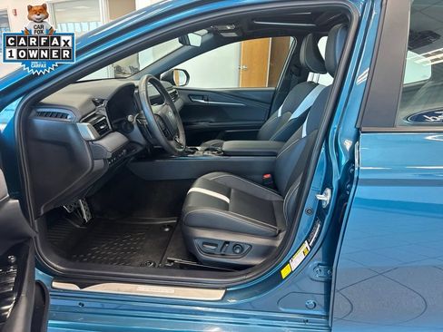 Used 2025 Toyota Camry SE w/ Convenience Package FWD image 10