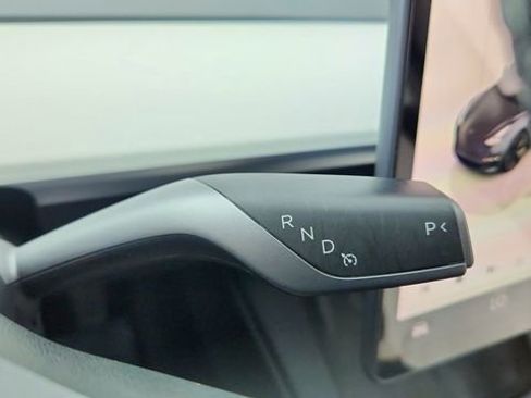 Used 2023 Tesla Model 3 Standard Range image 41