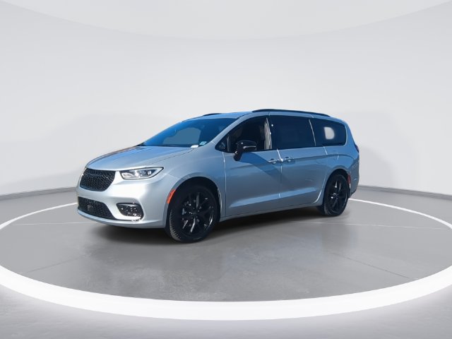 New 2026 Chrysler Pacifica Select w/ S Appearance Package FWD image 4