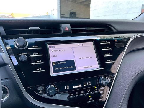 Used 2018 Toyota Camry XSE FWD image 34