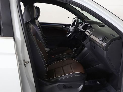 Used 2022 Volkswagen Tiguan SEL R-Line image 29
