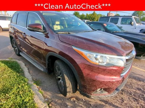 Used 2016 Toyota Highlander XLE FWD image 3