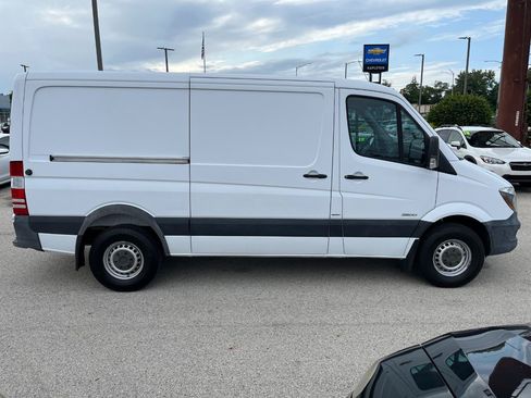 Used 2015 Mercedes-Benz Sprinter 2500 image 6