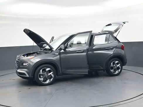 Used 2025 Hyundai Venue SEL image 45