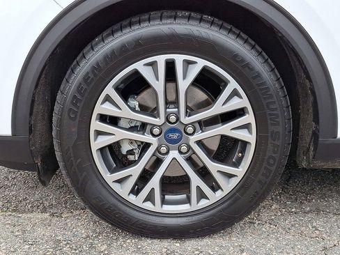 Used 2020 Ford Escape SEL image 9