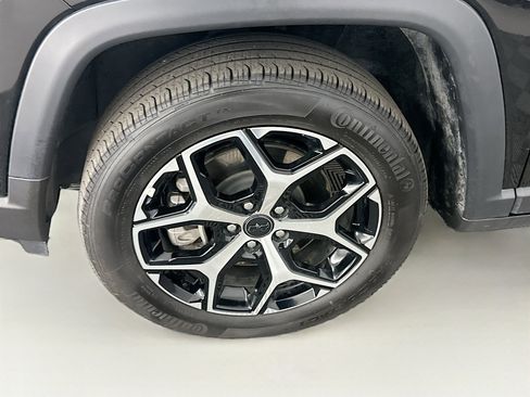 Used 2025 Jeep Compass Limited image 11