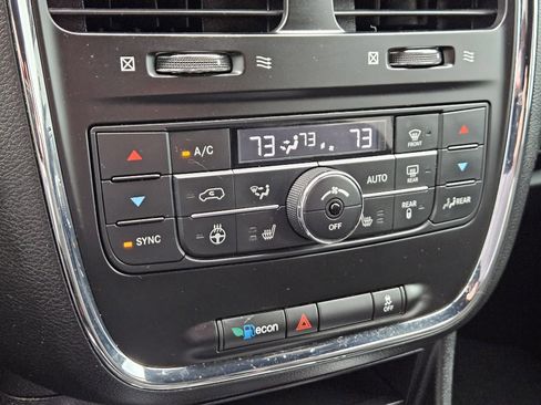 Used 2019 Dodge Grand Caravan SXT image 22