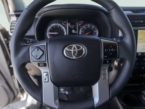 Used 2022 Toyota 4Runner Limited AWD/4WD image 15