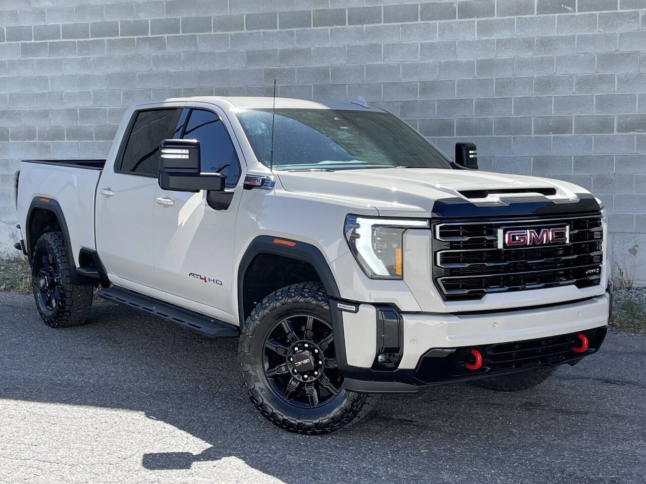 Used 2026 GMC Sierra 2500 AT4 AWD/4WD image 1