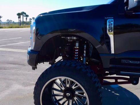 Used 2024 Ford F250 Platinum w/ FX4 Off-Road Package image 6