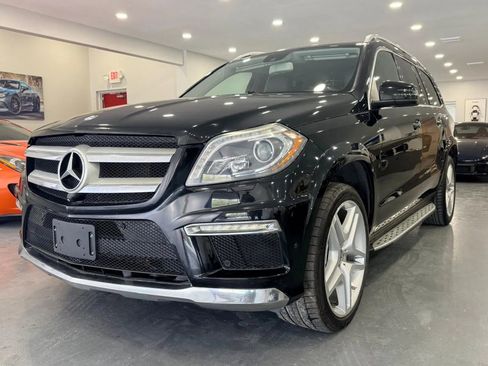 Used 2013 Mercedes-Benz GL 550 4MATIC image 3
