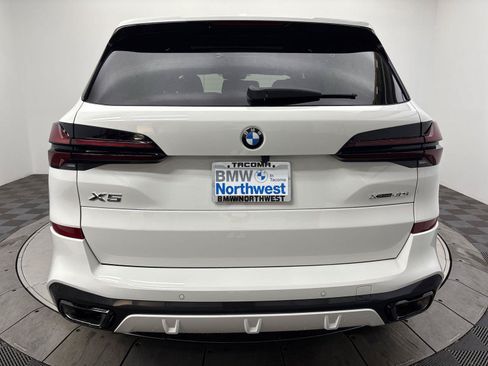 New 2026 BMW X5 xDrive40i w/ M Sport Package AWD/4WD image 15