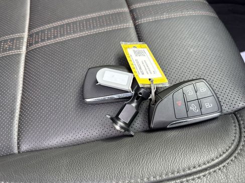 Used 2022 Chevrolet Silverado 1500 High Country w/ High Country Premium Package AWD/4WD image 26