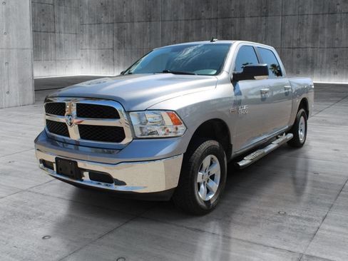 Used 2020 RAM 1500 Classic SLT w/ Luxury Group AWD/4WD image 12