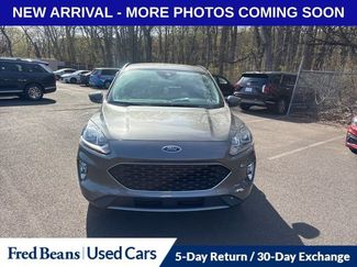 Used 2022 Ford Escape SEL video 2